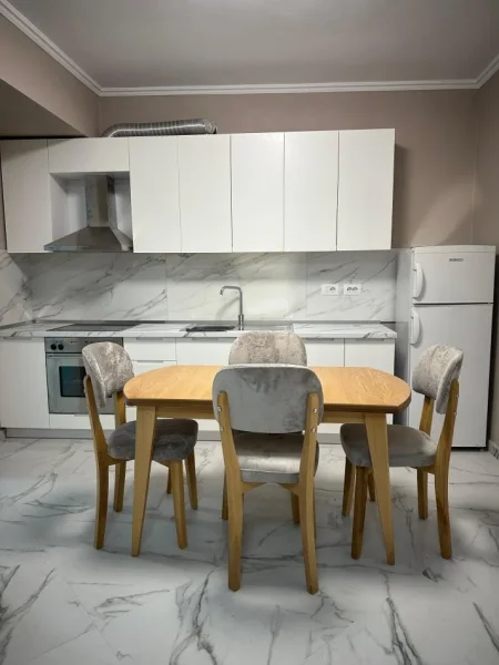 APARTAMENTE ME QERA - ZONA E SENATORIUMIT