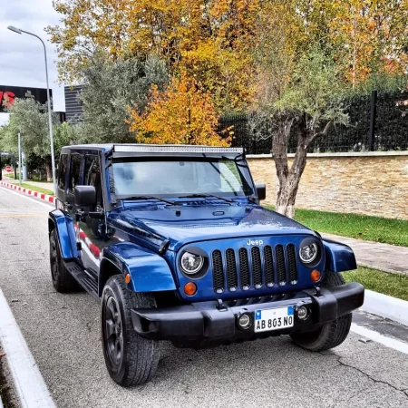 Tirane, shes makine Jeep Wrangler Benzin+Gaz, blu automatik Kondicioner 230.000 km 11.900 €