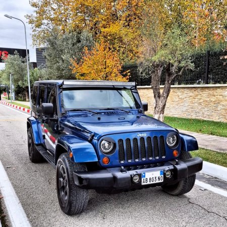 Tirane, shes makine Jeep Wrangler Benzin+Gaz, blu automatik Kondicioner 230.000 km 11.900 €