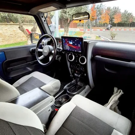 Tirane, shes makine Jeep Wrangler Benzin+Gaz, blu automatik Kondicioner 230.000 km 11.900 €
