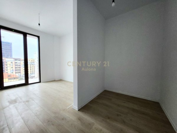 Tirane, shes apartament 2+1+2+POST PARKIMI+Ballkon , 147 m² 500.000 € (Rruga e Kosovarëve)