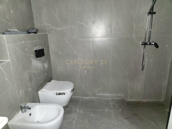 Tirane, shes apartament 2+1+2+POST PARKIMI+Ballkon , 147 m² 500.000 € (Rruga e Kosovarëve)