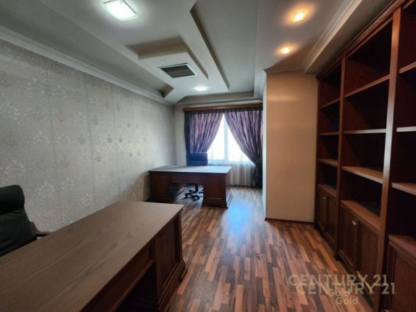 Tirane, shes zyre+2 POSTE PARKIMI , 170 m² 500.000 € (Zogu I Zi)