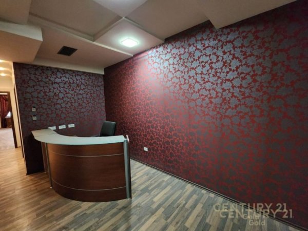 Tirane, shes zyre+2 POSTE PARKIMI , 170 m² 500.000 € (Zogu I Zi)