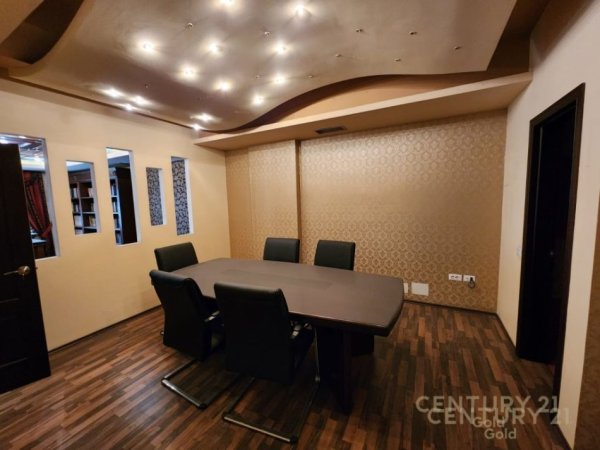 Tirane, shes zyre+2 POSTE PARKIMI , 170 m² 500.000 € (Zogu I Zi)
