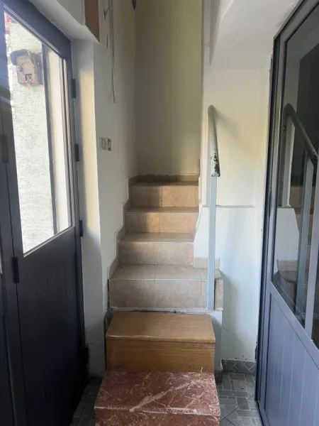 Durres, jepet me qera ambjent biznesi Kati 0, 35 m² 250 € 