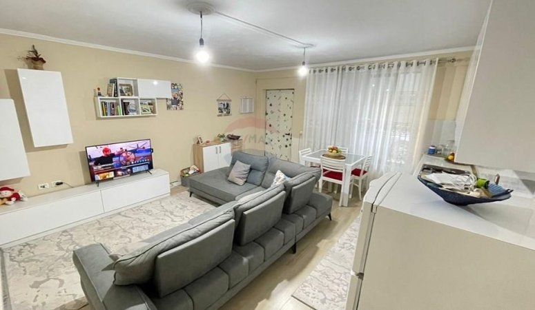Tirane, jap me qera apartament 1+1 Kati 3, 65 m² 400 € (don bosko)