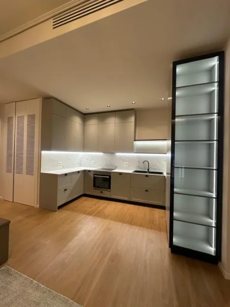 Tirane, jepet me qera apartament 2+1+Ballkon Kati 6, 125 m² 1.200 € (Kompleksi Delijorgji, Rruga e Kavajes)