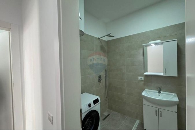 Tirane, jepet me qera apartament 2+1 , 550 € (Fusha e Aviacionit)