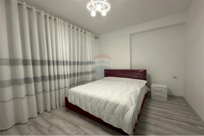 Tirane, jepet me qera apartament 2+1 , 105 m² 600 € (Fusha e Aviacionit)