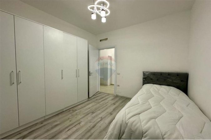 Tirane, jepet me qera apartament 2+1 , 105 m² 600 € (Fusha e Aviacionit)