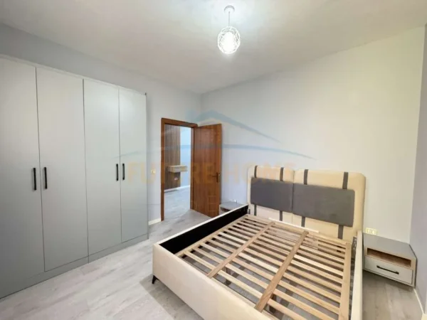 Tirane, shitet apartament 1+1 Kati 5, 66 m² 88.000 € (YZBERISHT)