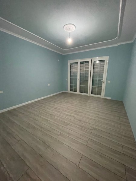 Tirane, shitet apartament 3+1 Kati 3, 162 m² (Kamez)
