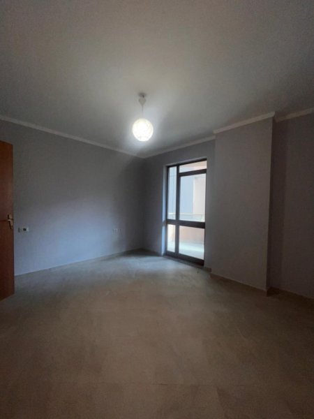 Tirane, jepet me qera apartament 2+1 Kati 2, 135 m² 700 € (Ish Stacioni i Trenit)