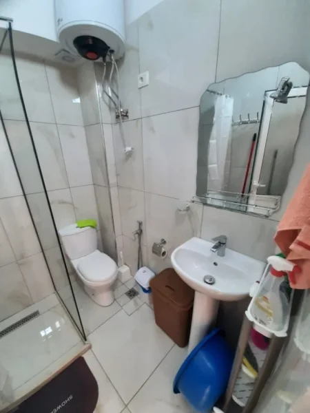 Vlore, jepet me qera garsonier 1+1 Kati 0, 45 m² 250 € (Lungomare, pas Big Market) rv46885