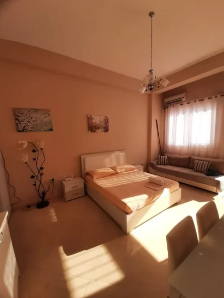 Vlore, jepet me qera garsonier 1+1 Kati 0, 45 m² 250 € (Lungomare, pas Big Market) rv46885