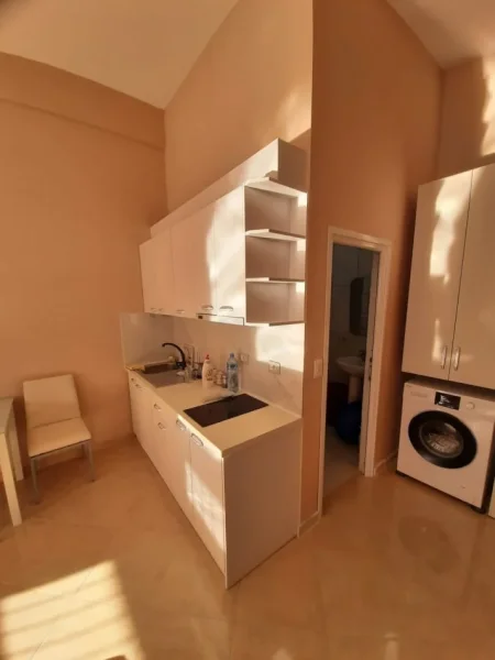 Vlore, jepet me qera garsonier 1+1 Kati 0, 45 m² 250 € (Lungomare, pas Big Market) rv46885