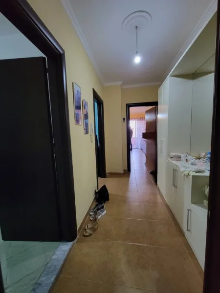 Tirane, jepet me qera apartament 2+1 Kati 8, 90 m² 450 € 