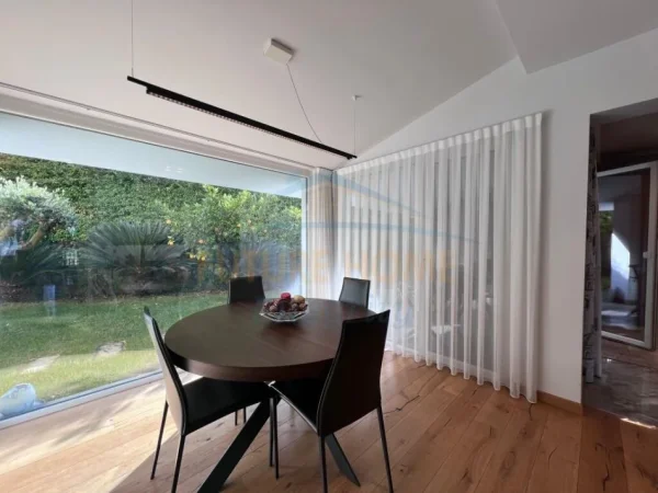 Tirane, shitet Vile 3 Katshe , 432 m² 1.100.000 € (Shitet, Vilë, Sunrise Residence, Tiranë.)