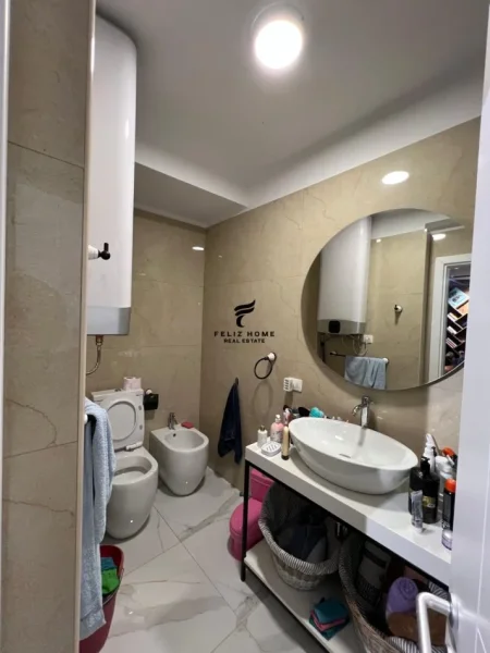 Tirane, shitet apartament 2+1+Ballkon Kati 1, 110 m² 240.000 € (LIQENI I THATE)