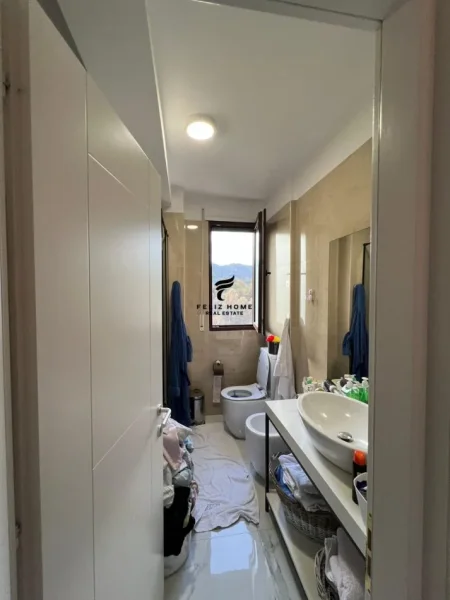 Tirane, shitet apartament 2+1+Ballkon Kati 1, 110 m² 240.000 € (LIQENI I THATE)