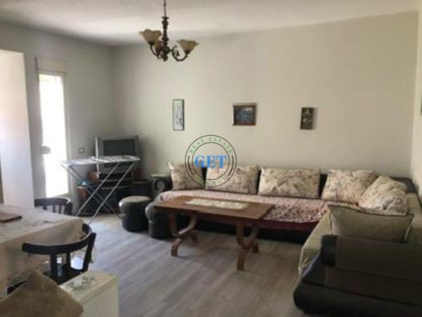 Durres, jepet me qera apartament 1+1+Ballkon Kati 2, 70 m² 320 € (Shkolla &quot; Marie Kaculini&quot; , Durres)