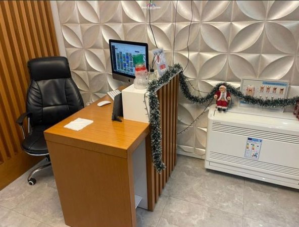 Tirane, Shitet Ambient Komercial (I KONVERTUAR NE 2 DYQANE), cmimi120.000 € (SHKOLLA E BASHKUAR)