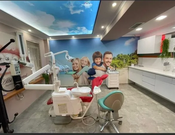 Tirane, Shitet Ambient Komercial (I KONVERTUAR NE 2 DYQANE), cmimi120.000 € (SHKOLLA E BASHKUAR)