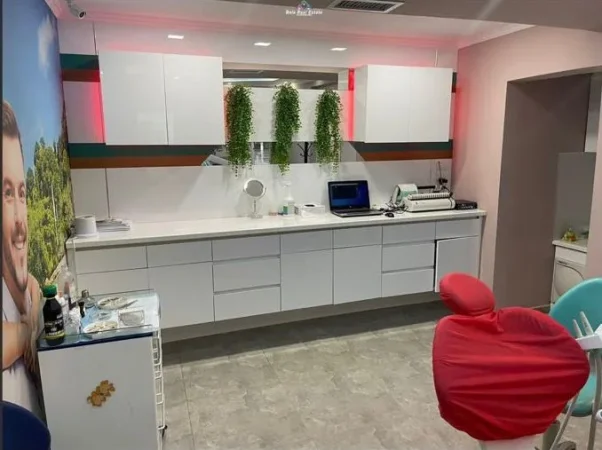 Tirane, Shitet Ambient Komercial (I KONVERTUAR NE 2 DYQANE), cmimi120.000 € (SHKOLLA E BASHKUAR)