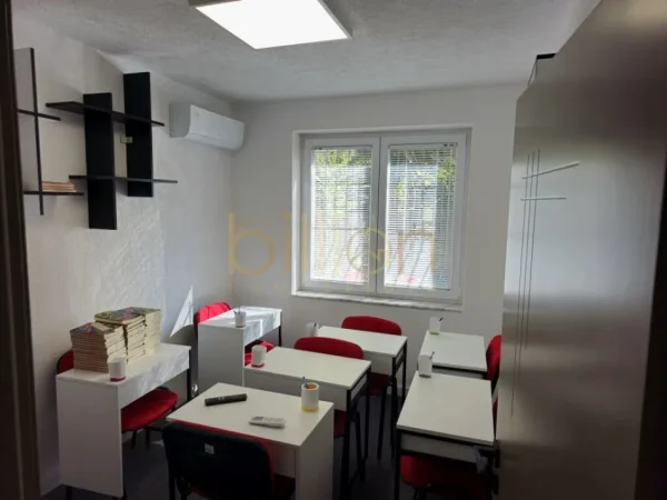 Tirane, jepet me qera ambjent biznesi Kati 0, 99 m² 700 € (Rruga Muhamet Gjollesha, Tirana, Albania)