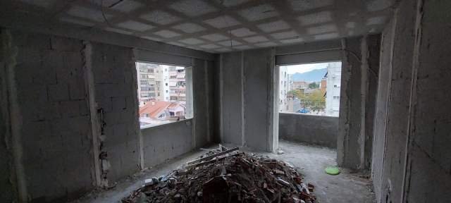 Tirane, shitet apartament Kati 4, 86 m² 112.000 Euro (Rruga Dritan Hoxha)