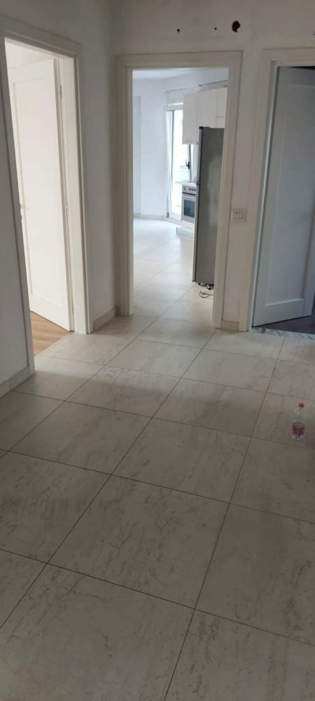 Tirane, jepet me qera apartament 2+1 Kati 5, 500 Euro (VASIL SHANTO)