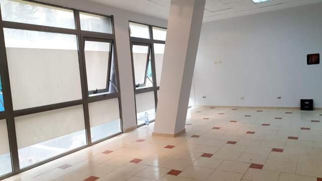 Tirane, jepet me qera dyqan Kati 2, 108 m² 700 Euro (RR KAVAJES)