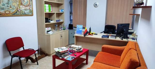 Tirane, jepet me qera dyqan Kati 1, 23 m² 350 Euro (RRUGA KAVAJES)