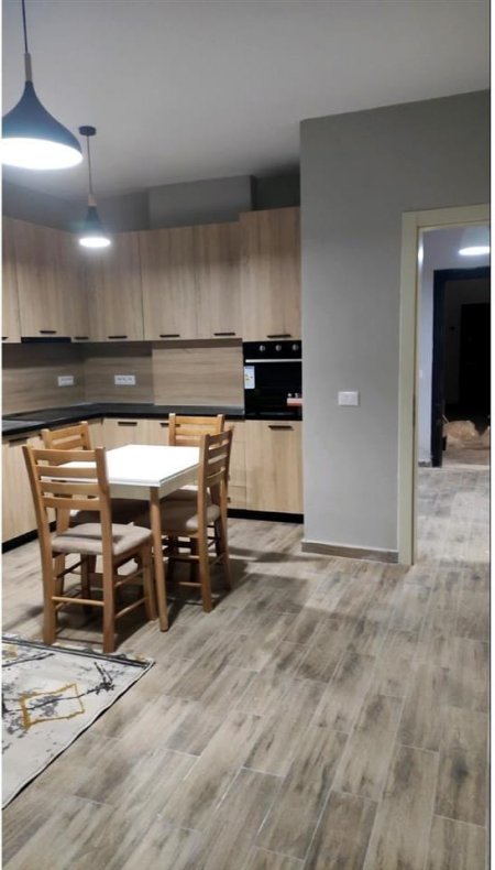 Tirane, jepet me qera apartament 1+1+BLK Kati 6, 78 m² 400 Euro (fusha aviacoinit)