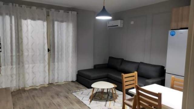 Tirane, jepet me qera apartament 1+1+BLK Kati 6, 78 m² 400 Euro (fusha aviacoinit)