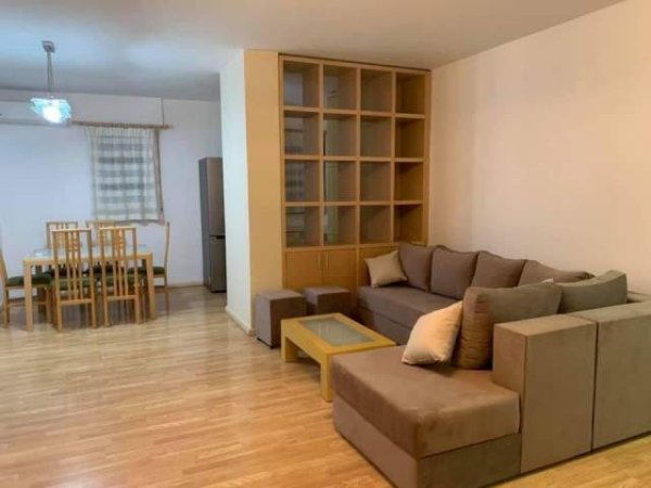 Tirane, jepet me qera apartament 2+1+BLK Kati 2, 85 m² 450 Euro (Selvia)
