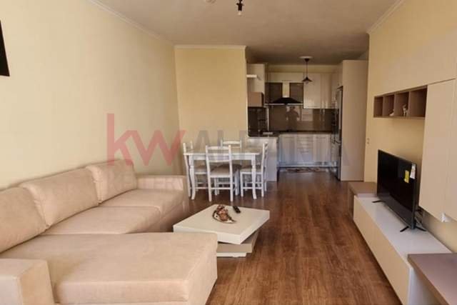 Tirane, jepet me qera apartament 2+1 Kati 4, 80 m² 600 Euro (Kompleksi Kontakt,21 Dhjetori)