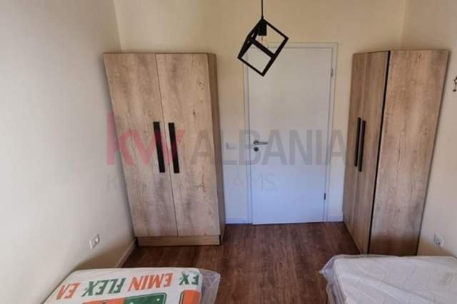 Tirane, jepet me qera apartament 2+1 Kati 4, 80 m² 600 Euro (Kompleksi Kontakt,21 Dhjetori)