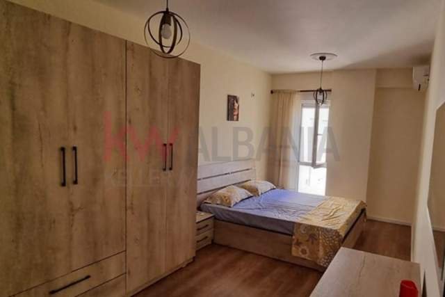 Tirane, jepet me qera apartament 2+1 Kati 4, 80 m² 600 Euro (Kompleksi Kontakt,21 Dhjetori)