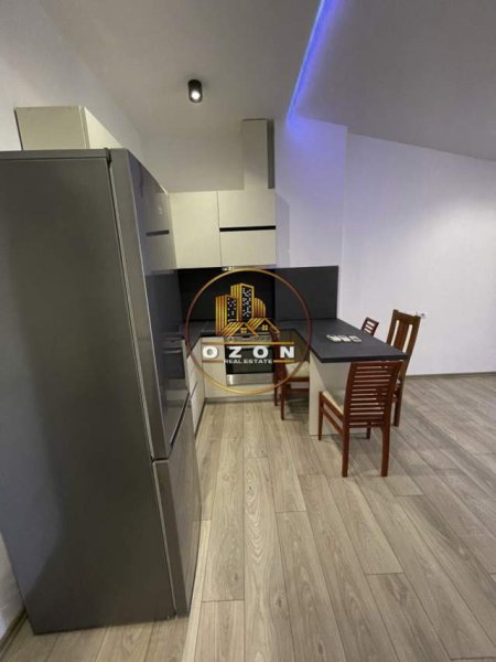 Tirane, jepet me qera apartament 1+1 Kati 5, 80 m² 3.700 Euro (Bill Klinton)