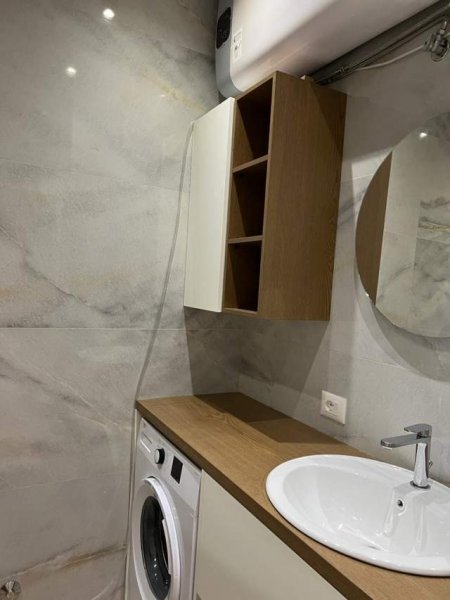 Tirane, jepet me qera apartament 2+1+BLK Kati 1, 103 m² 700 Euro (Rruga Peti)