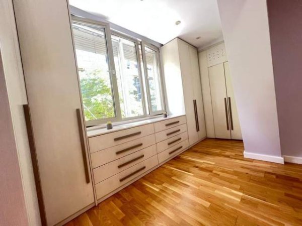 Tirane, jepet me qera apartament 2+1 Kati 1, 96 m² 800 Euro (Qender)