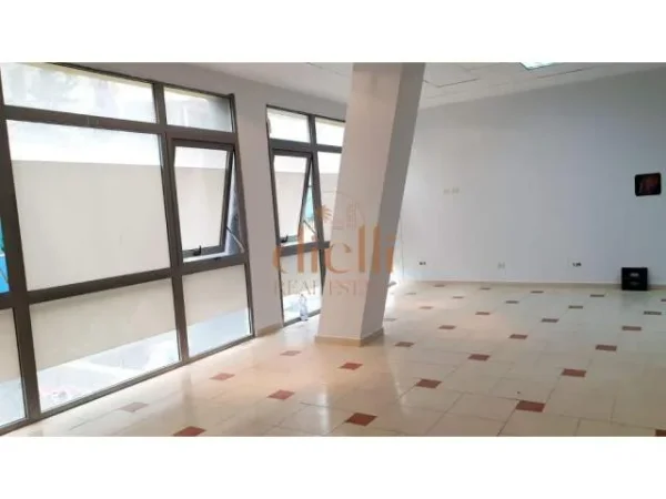 Tirane, jepet me qera zyre Kati 2, 118 m² 650 Euro (Ish parku)