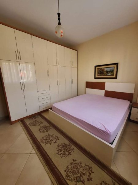 Tirane, jepet me qera apartament 3+1+BLK Kati 2, 120 m² 450 Euro (Ish restorant Durresi)