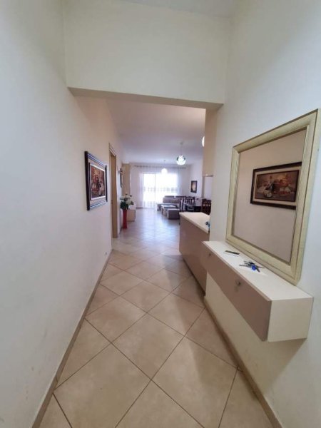 Tirane, jepet me qera apartament 3+1+BLK Kati 2, 120 m² 450 Euro (Ish restorant Durresi)