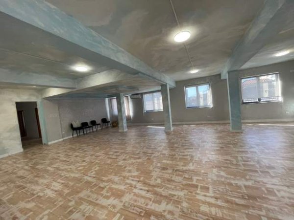 Tirane, jepet me qera ambjent biznesi Kati 0, 500 m² 5.000 Euro (Jordan Misja)