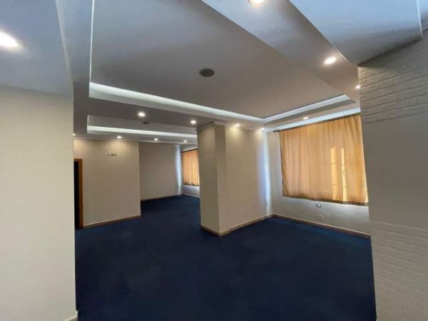 Tirane, jepet me qera ambjent biznesi Kati 0, 500 m² 5.000 Euro (Jordan Misja)