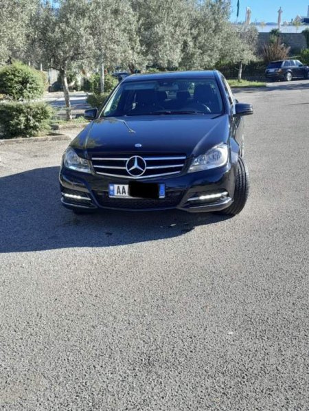 Tirane, shes makine Mercedes-Benz C220 W204 Viti 2011, 12.000 Euro