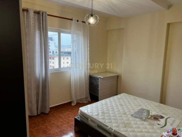 Tirane, jepet me qera apartament 2+1+BLK Kati 6, 100 m² 400 Euro (Rr. Dritan Hoxha)